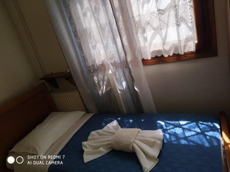 Menelaos Apartments Lefókasztro Kültér fotó