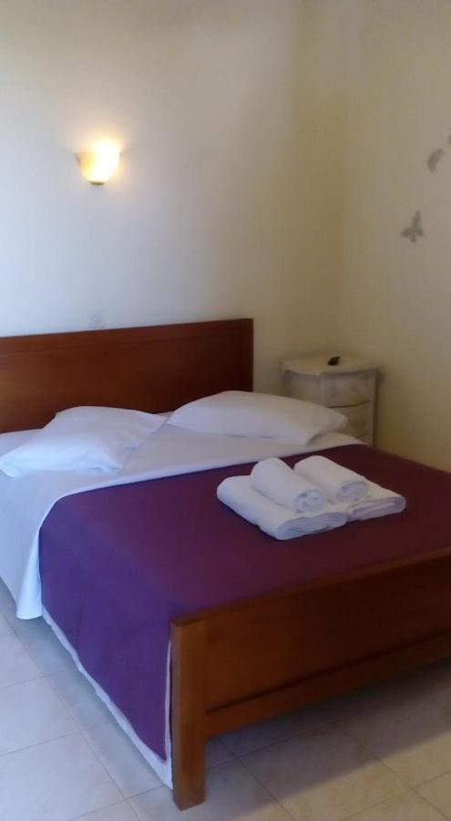 Menelaos Apartments Lefókasztro Kültér fotó