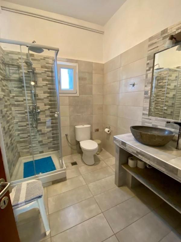 Menelaos Apartments Lefókasztro Kültér fotó