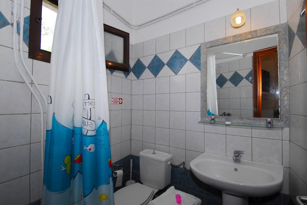 Menelaos Apartments Lefókasztro Kültér fotó
