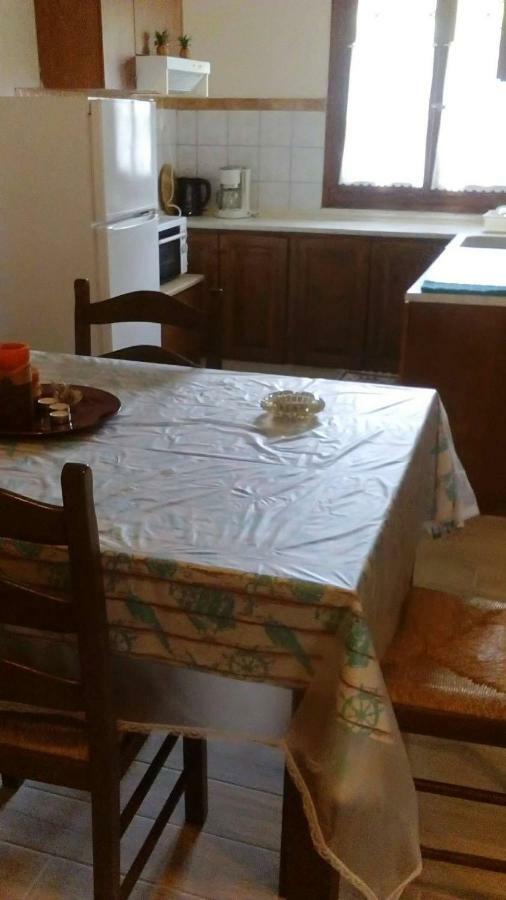 Menelaos Apartments Lefókasztro Kültér fotó